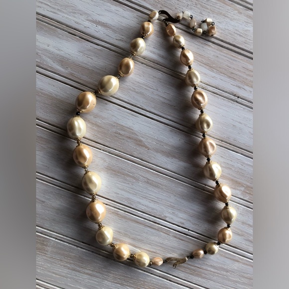 Vintage Pearl Necklace - Picture 2 of 6